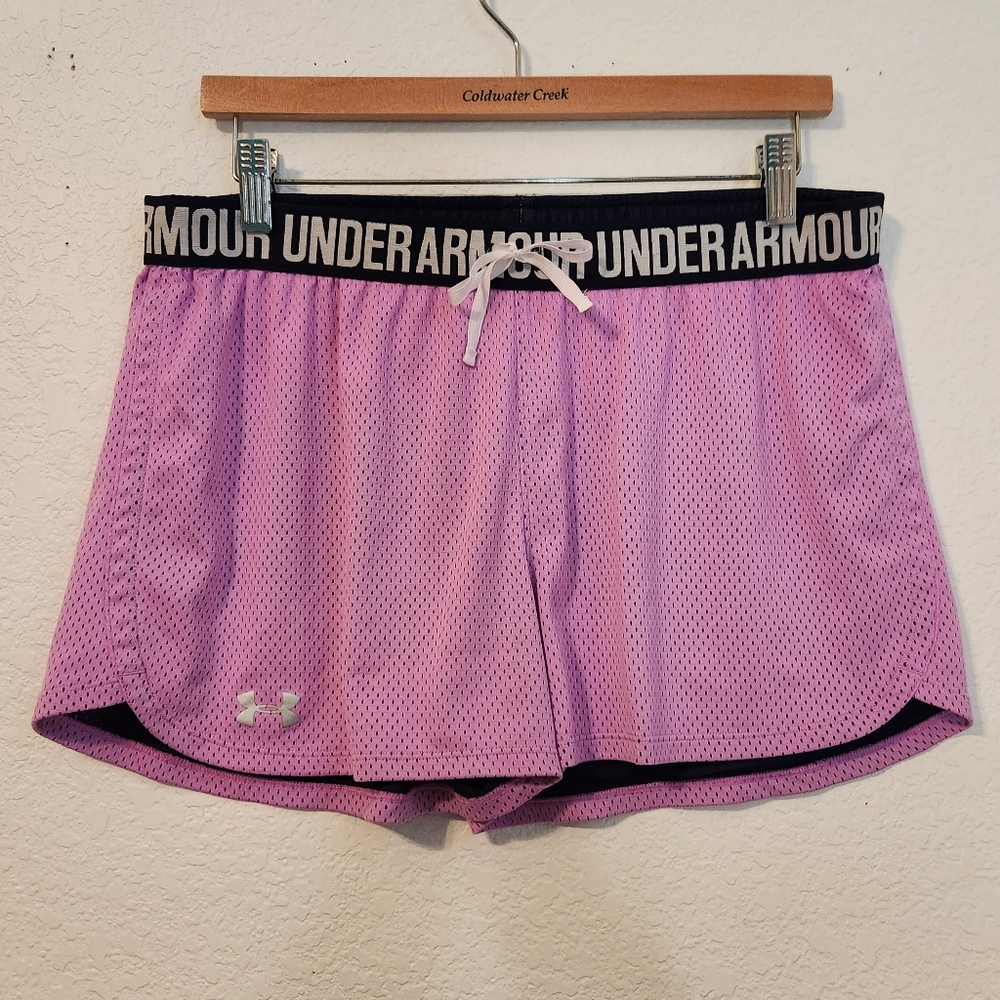 Under Armour Women's Pink Athletic Heat Gear Shorts,‎ Size L
